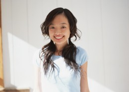 活泼女生搞怪表情图片