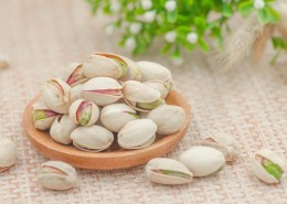 洁白的开心果图片