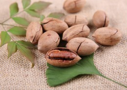 坚果零食碧根果图片