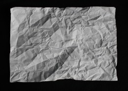 折皱的纸张图片