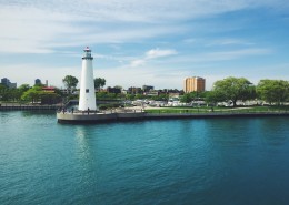 高大的灯塔图片