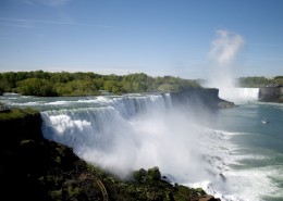 气势磅礴的瀑布图片