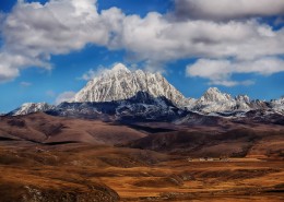 四川亚拉雪山风景图片
