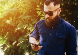留着大胡子的男人图片