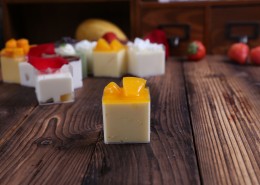 美味好吃的甜点慕斯杯图片