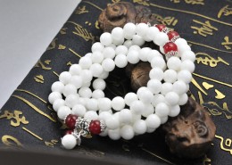 贵重精美的玛瑙手链图片