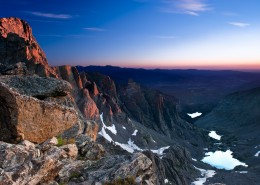绵延不断雄伟的高山自然风景图片