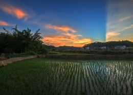 乡村的山水田园风景图片