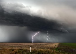 风暴的天空图片