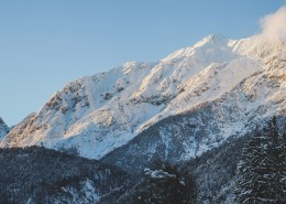 奥地利的雪山图片