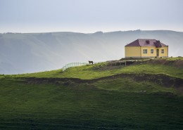 新疆天山琼库什台草原自然风景图片